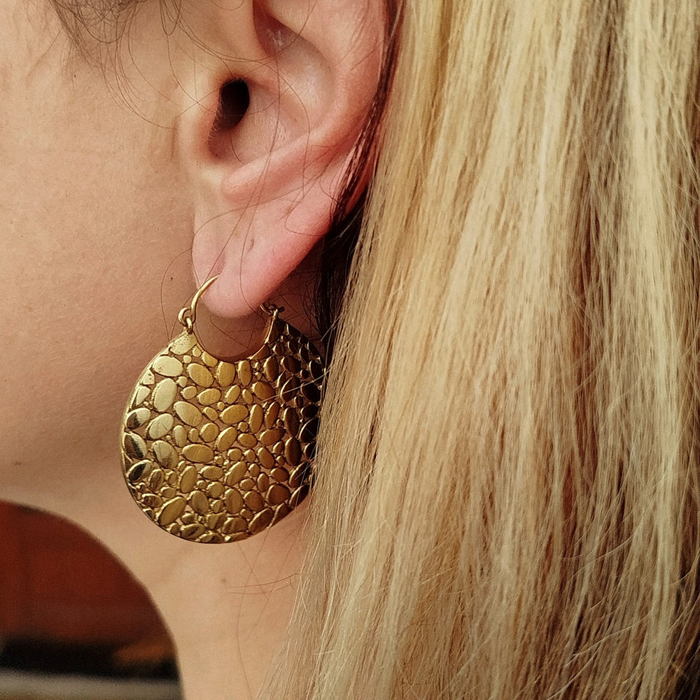 PEBBLE EARRINGS