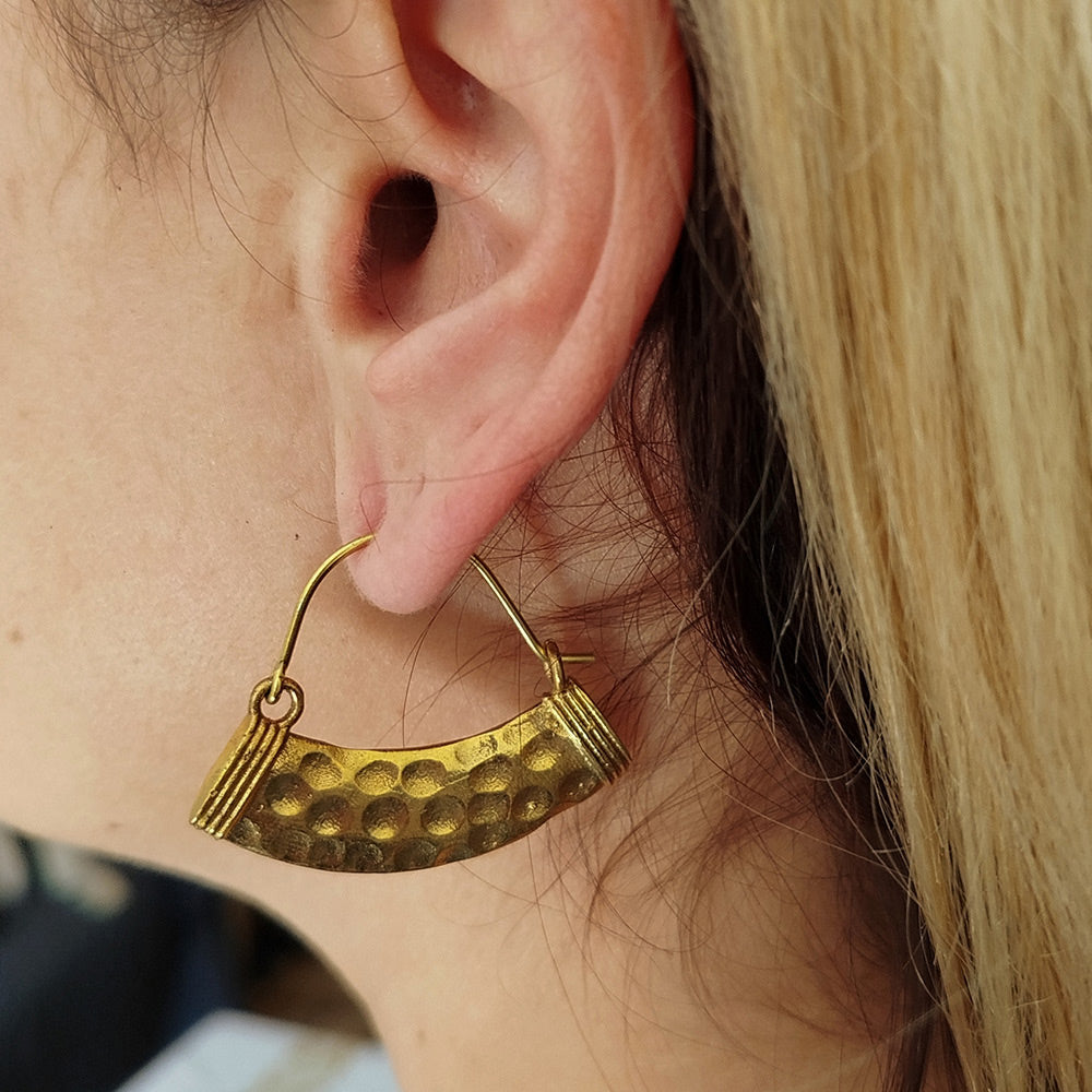 ꕥ FLAT HAMMERED EARRINGS
