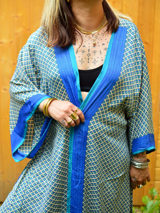 ꕥ KIMONO BLEU LAGOON