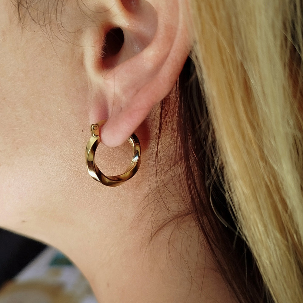 SMALL TWISTED CREOLE EARRINGS